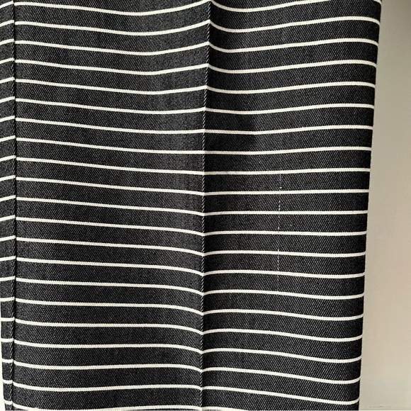 Ann Taylor Loft Julie Navy & White Striped Cropped Riviera Capri Pants Size 6 - Picture 12 of 14